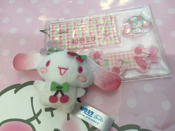 Sega Hatsune Miku x Sanrio Cinnamoroll Acrylic Stand Small Plush Sakura Ver. Type C (In-stock)