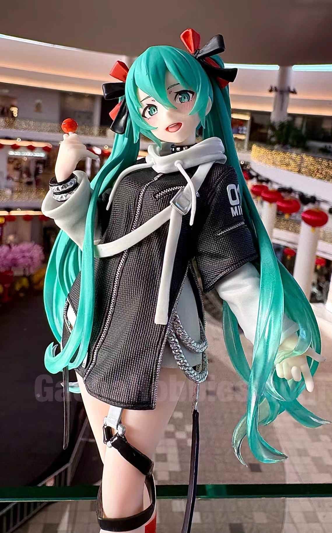 Taito Hatsune Miku Fashion Prize Figure Punk Ver. (In-stock