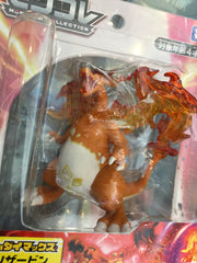 Monster Collection Pokemon Sword and Shield Gigantamax Charizard Figure (In-stock)